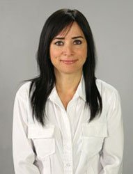   (Pamela Adlon)